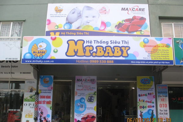 In bạt Hiflex làm biển cửa hàng