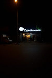 Biển chính cafe amazon sáng đèn