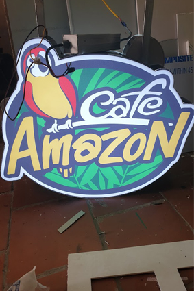 Biển hộp đèn cafe amazon